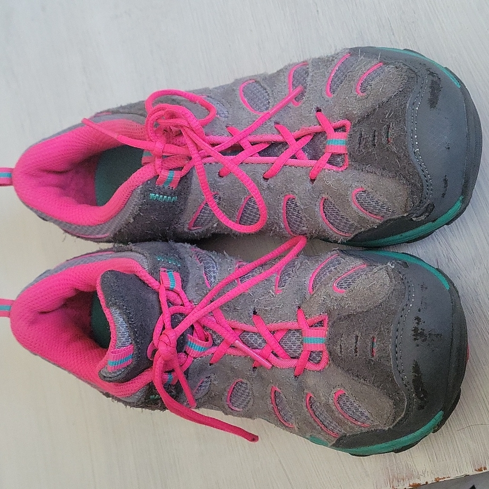 Boys performance shoes